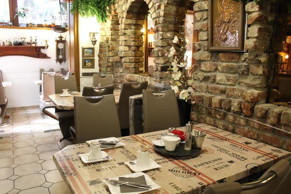 Hotel Mueller Koeln Bagian luar foto