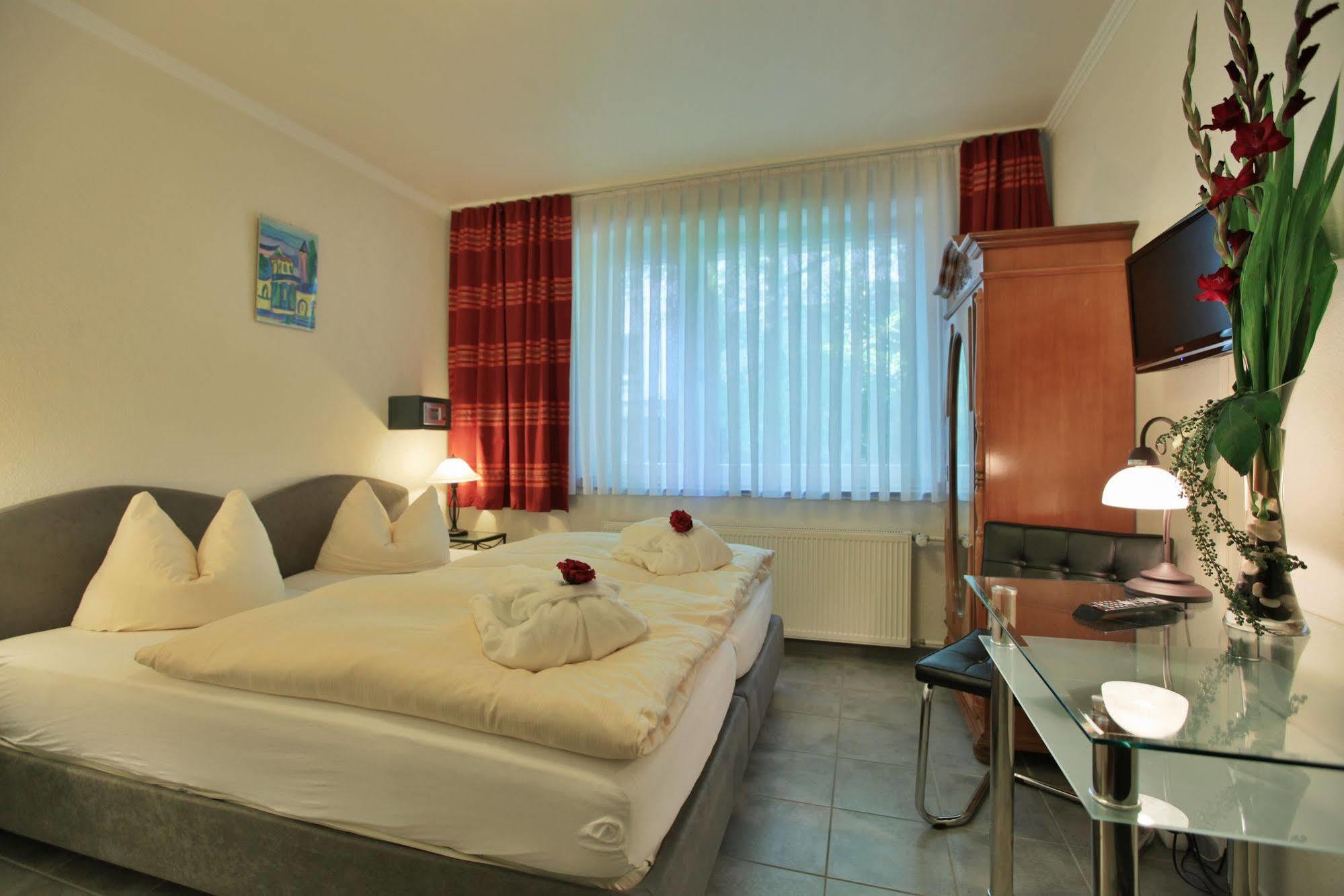 Hotel Mueller Koeln Bagian luar foto