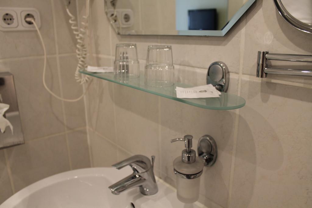 Hotel Mueller Koeln Bagian luar foto