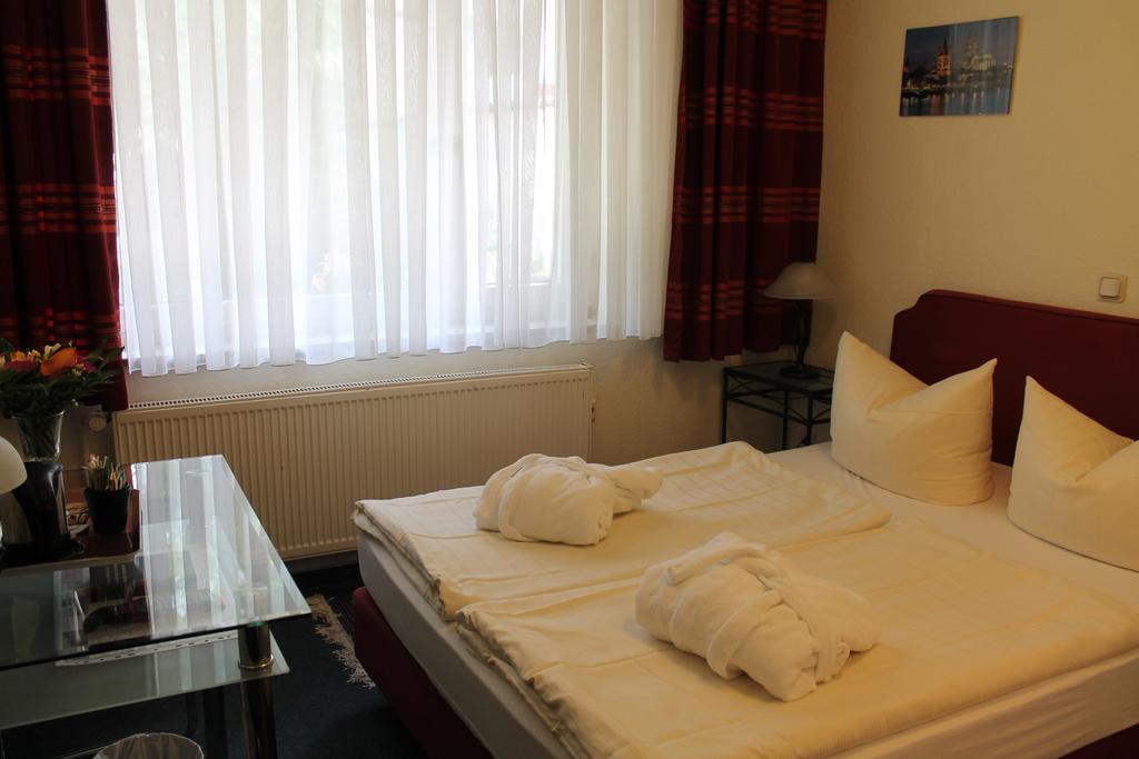 Hotel Mueller Koeln Bagian luar foto