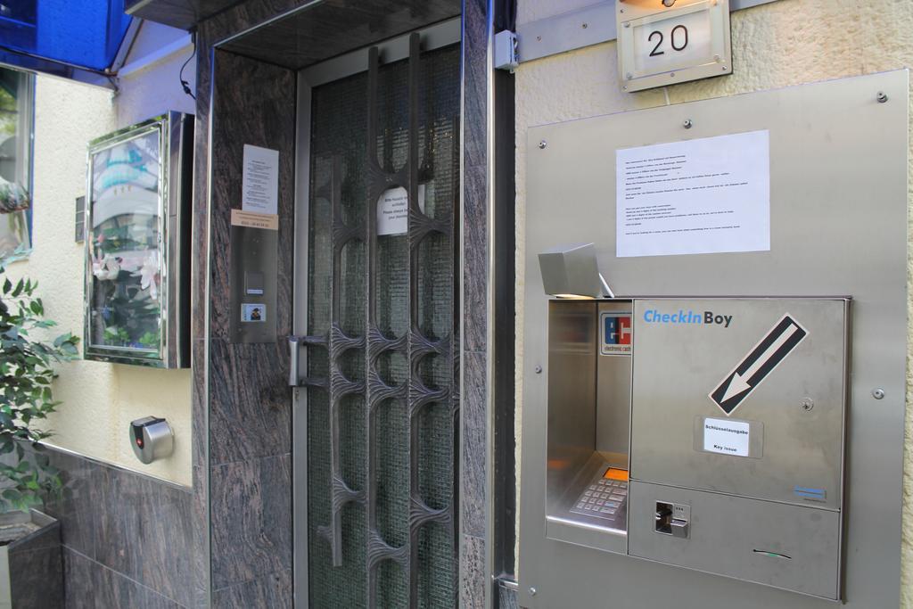 Hotel Mueller Koeln Bagian luar foto